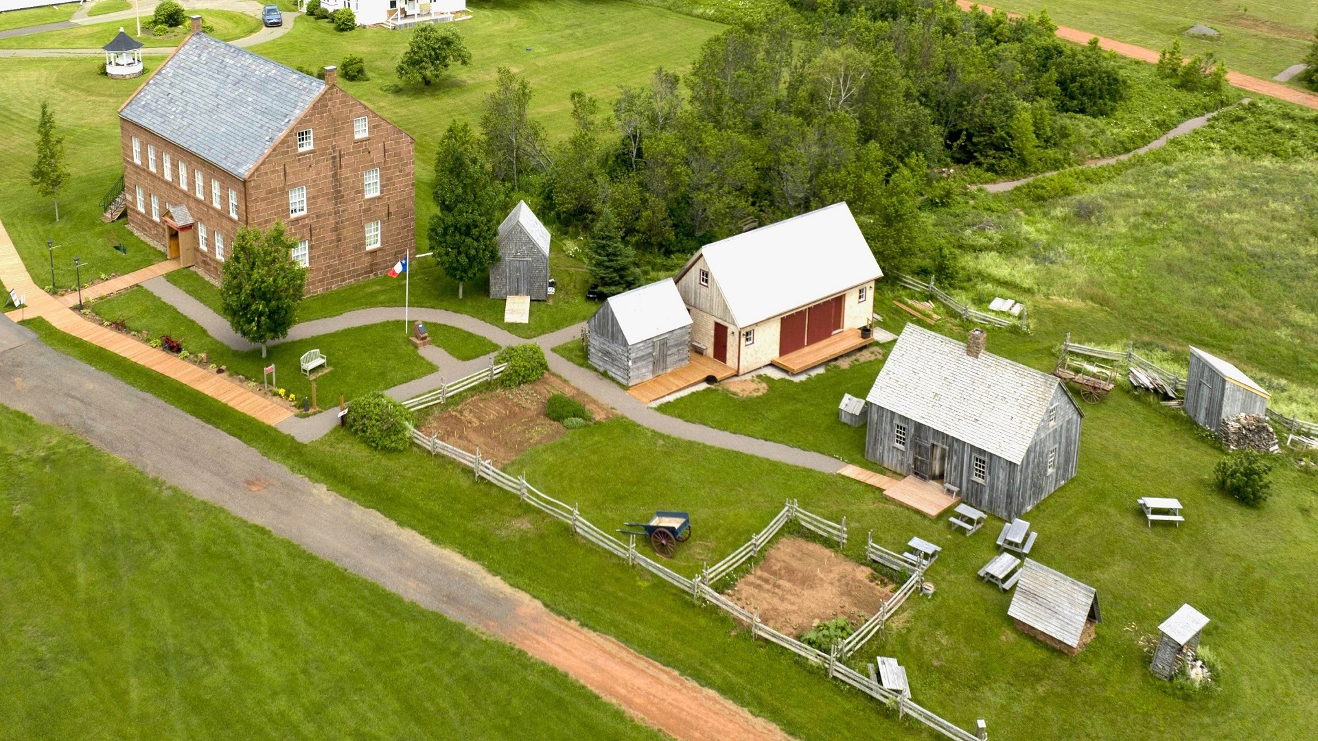 Farmers' Bank of Rustico Museum & Doucet House / Musée de la Banque des fermiers de Rustico & Maison Doucet
